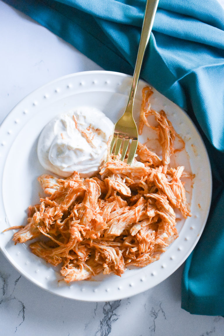 Quick Buffalo Chicken and Yogurt Dip