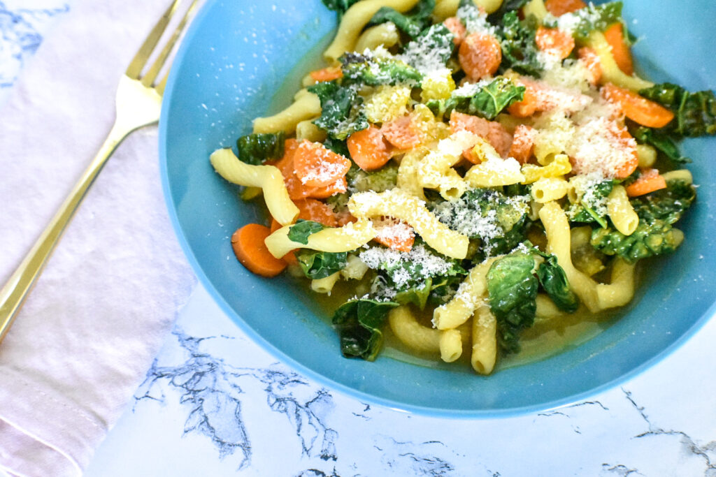 15-Minute Kale and Tomato Pasta